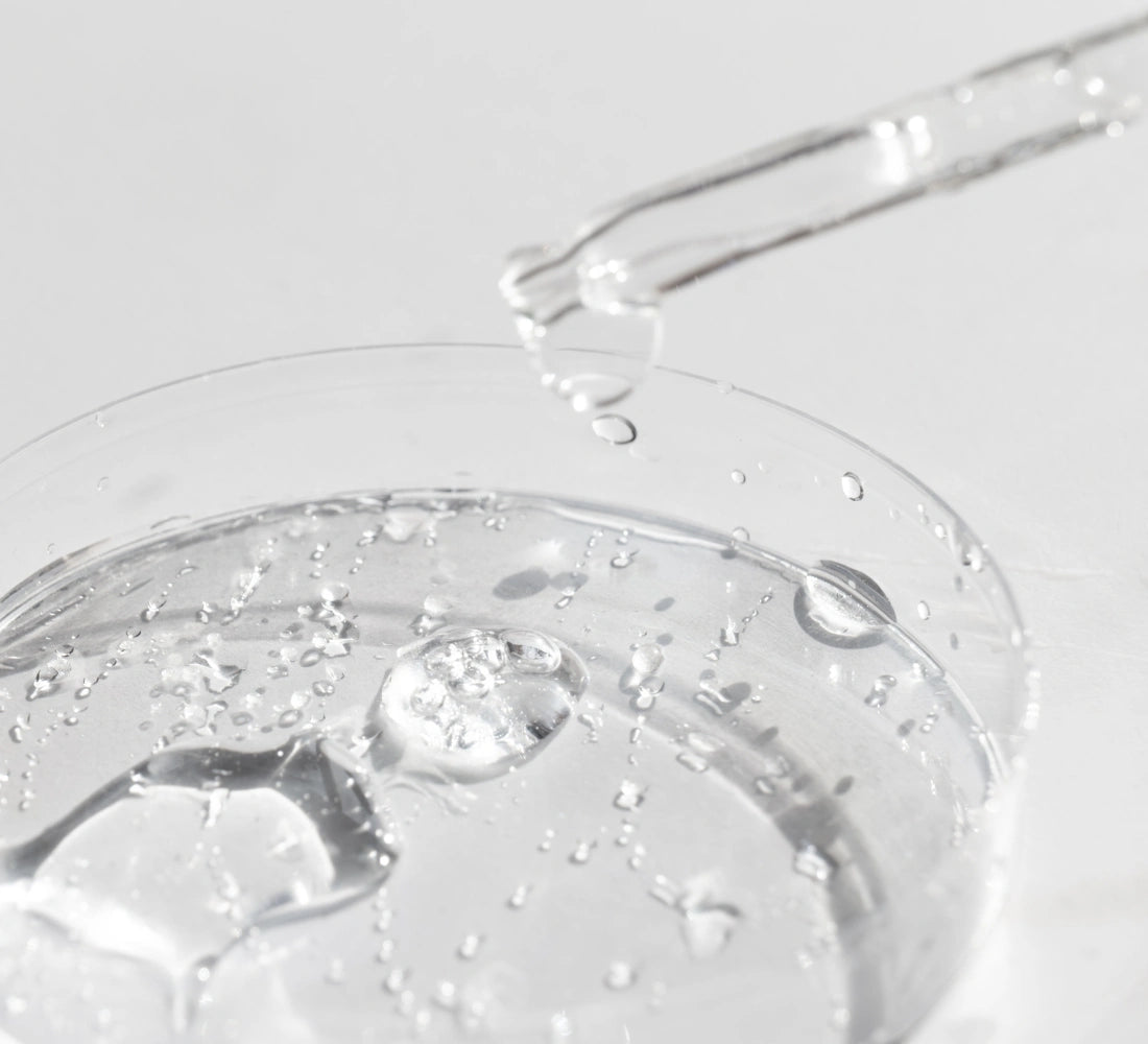 Pipette und Schale - Hyaluronsäure