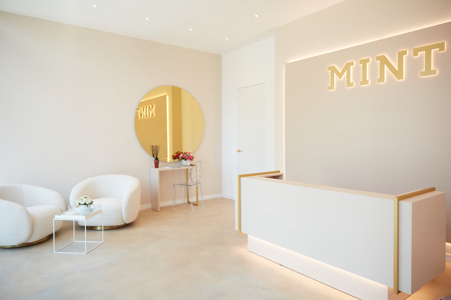 Dental Spa Empfang und Wartebereich