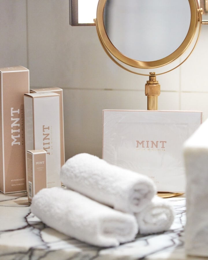 MINT by Dr Mintcheva Kosmetik und Plege in einem Badezimmer